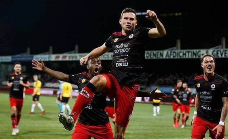 威在活动中 威在活动中