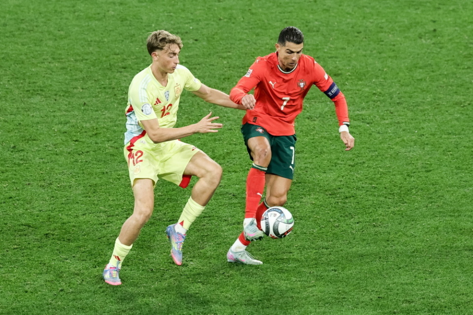 足球行业过 足球行业过